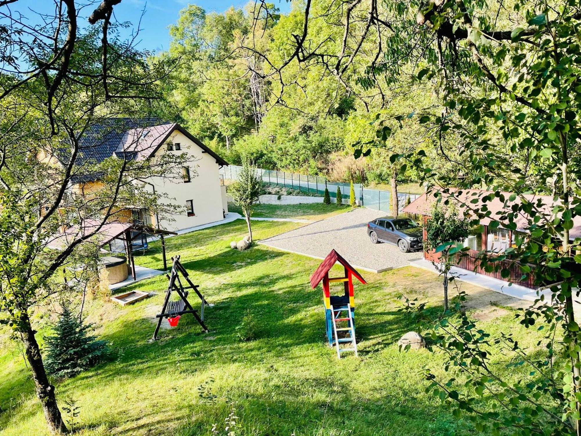 Pensiunea Piri Land Comarnic Exterior foto